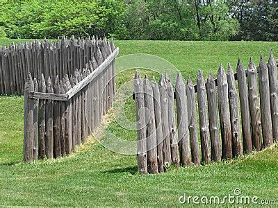 wooden palisade meaning.
